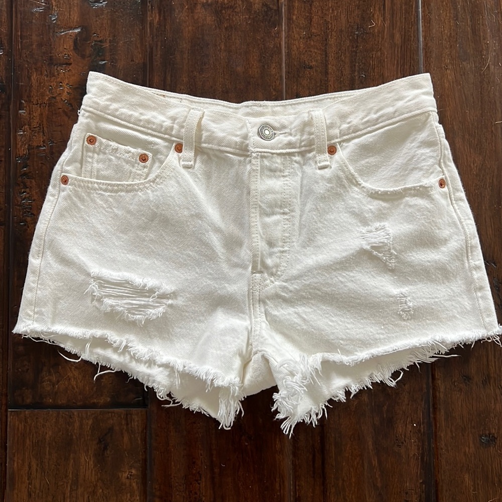 Levi's white cut off denim shorts